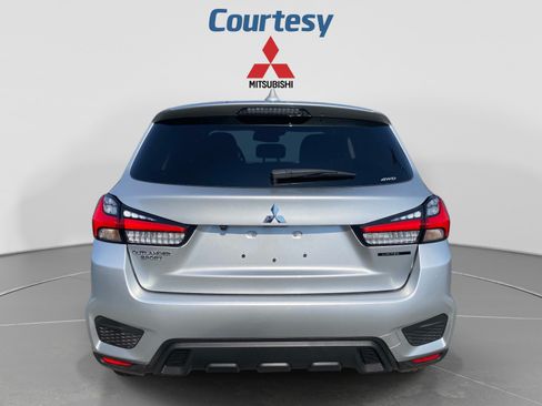 Used 2026 Mitsubishi Outlander Sport LE AWD/4WD image 4