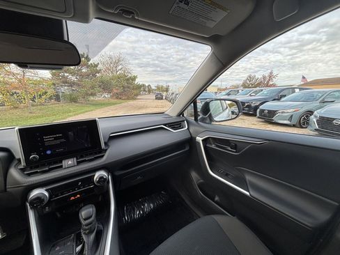 Used 2025 Toyota RAV4 LE image 34