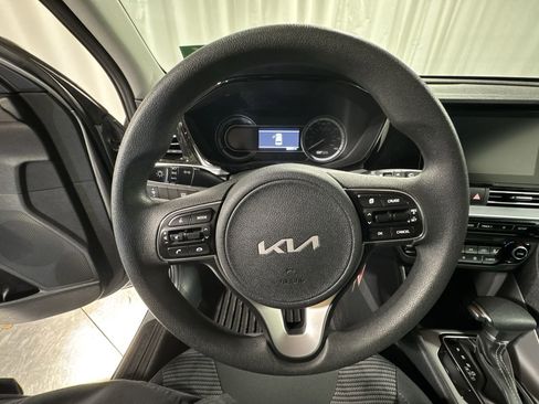 Certified 2022 Kia Niro LX image 23