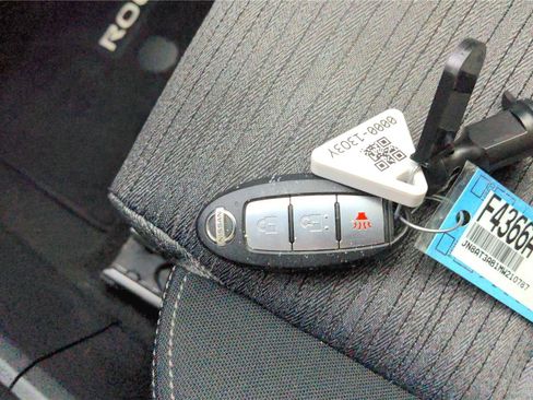 Used 2021 Nissan Rogue S AWD/4WD image 32