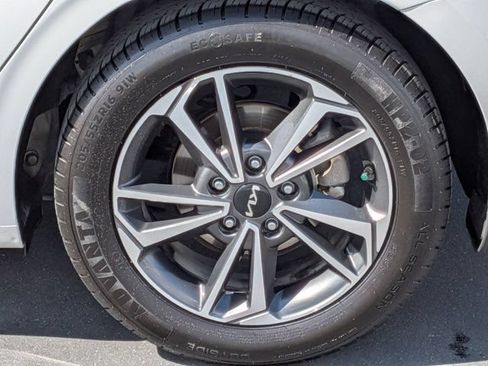 Used 2023 Kia Forte LXS FWD image 13
