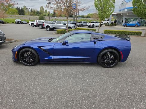 Used 2017 Chevrolet Corvette Stingray Coupe w/ Carbon Flash Badge Package RWD image 3