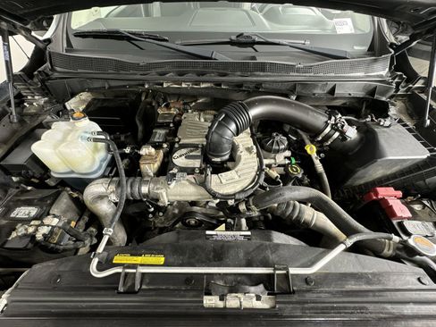 Used 2019 Nissan Titan PRO-4X image 27