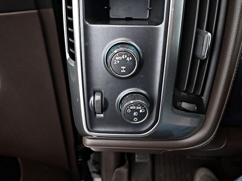 Used 2018 Chevrolet Silverado 1500 LTZ w/ Texas Edition image 7