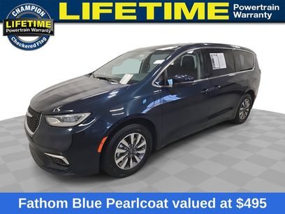 Used 2023 Chrysler Pacifica Touring-L