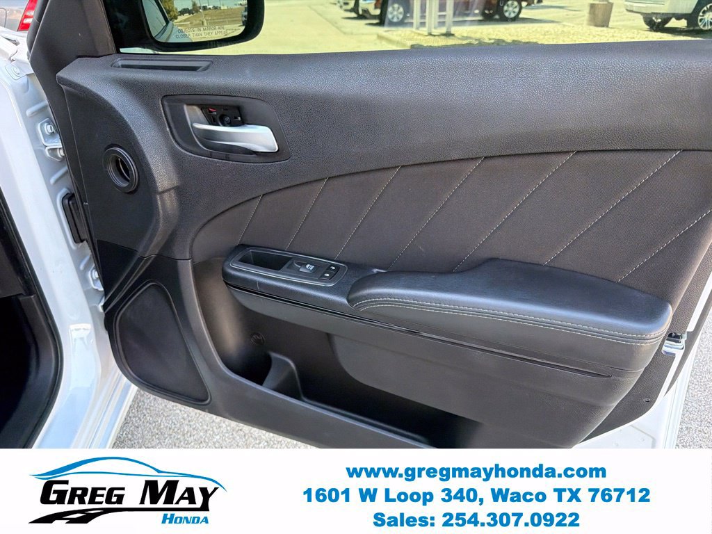 Used 2022 Dodge Charger SXT w/ Blacktop Package RWD image 28