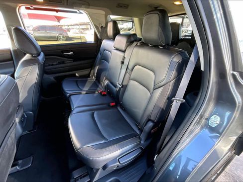 Used 2022 Nissan Pathfinder SL w/ Lighting Package (N92) image 17