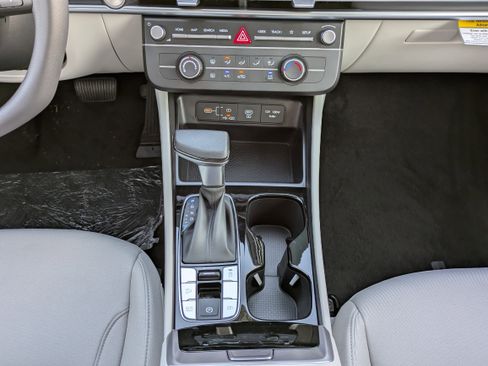 New 2026 Hyundai Tucson SE image 18