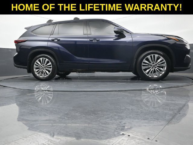 Used 2025 Toyota Highlander Platinum AWD/4WD image 53