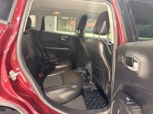 Used 2021 Jeep Compass Latitude w/ Sun and Sound Group FWD image 12