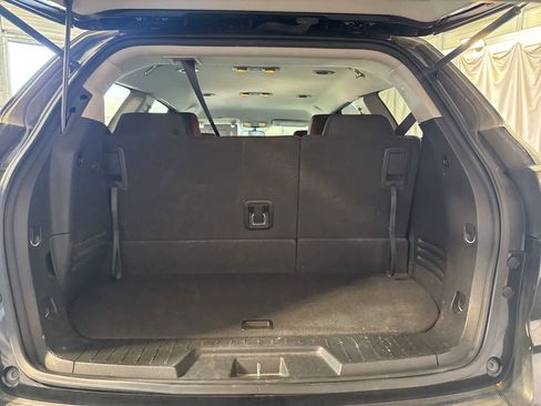 Used 2017 Chevrolet Traverse LT image 14