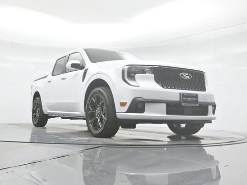 New 2025 Ford Maverick Lobo image 44