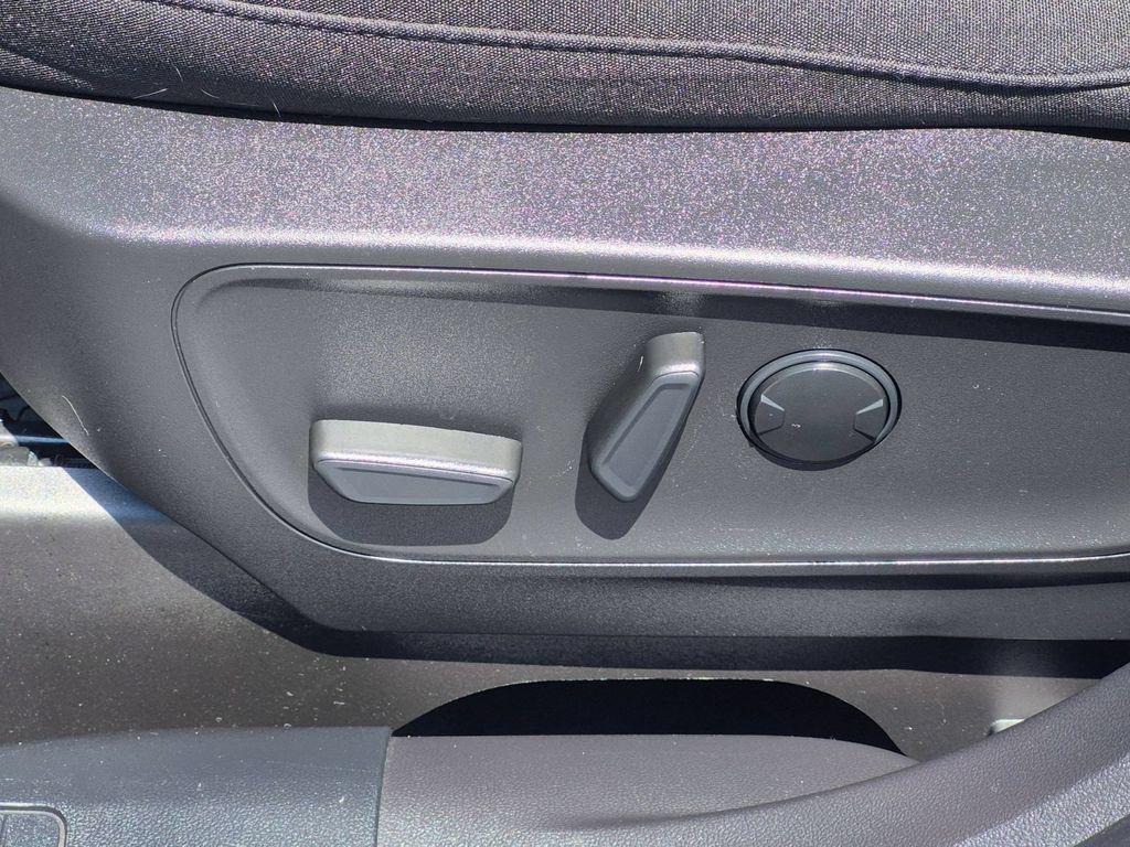Used 2023 Ford Escape Active w/ Tech Pack #1 AWD/4WD image 14