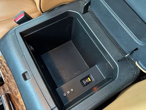 Used 2017 Nissan Armada Platinum image 22