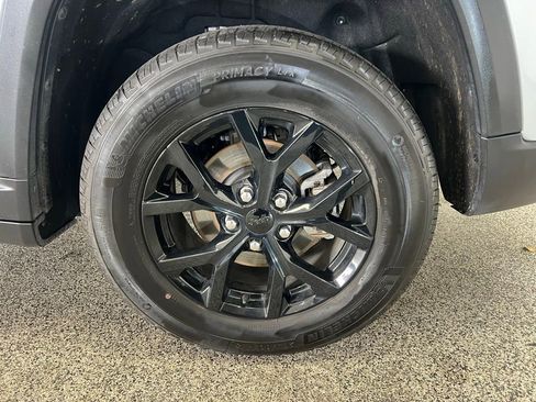 Used 2024 Jeep Grand Cherokee Altitude image 22