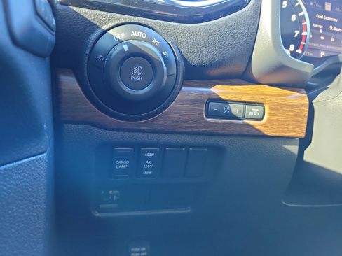 Used 2021 Nissan Titan Platinum Reserve w/ Moonroof Package image 35