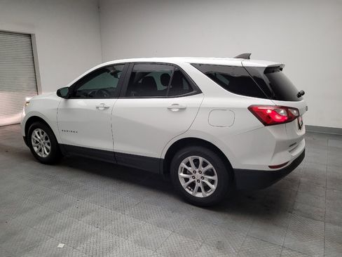 Used 2020 Chevrolet Equinox LS w/ LS Convenience Package FWD image 3