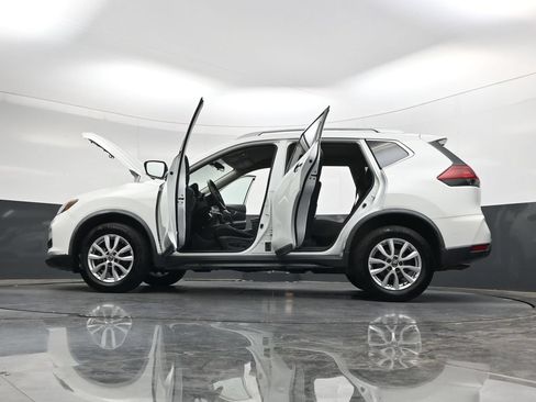 Used 2018 Nissan Rogue SV AWD/4WD image 39