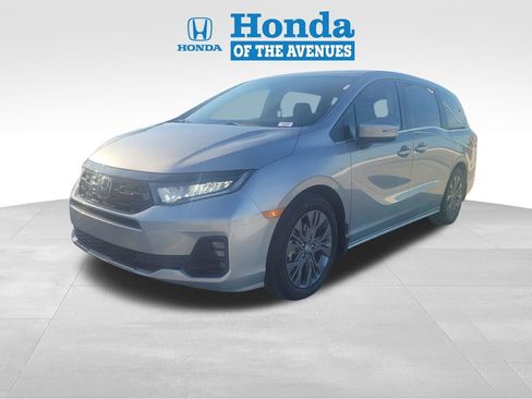 New 2026 Honda Odyssey Touring image 3