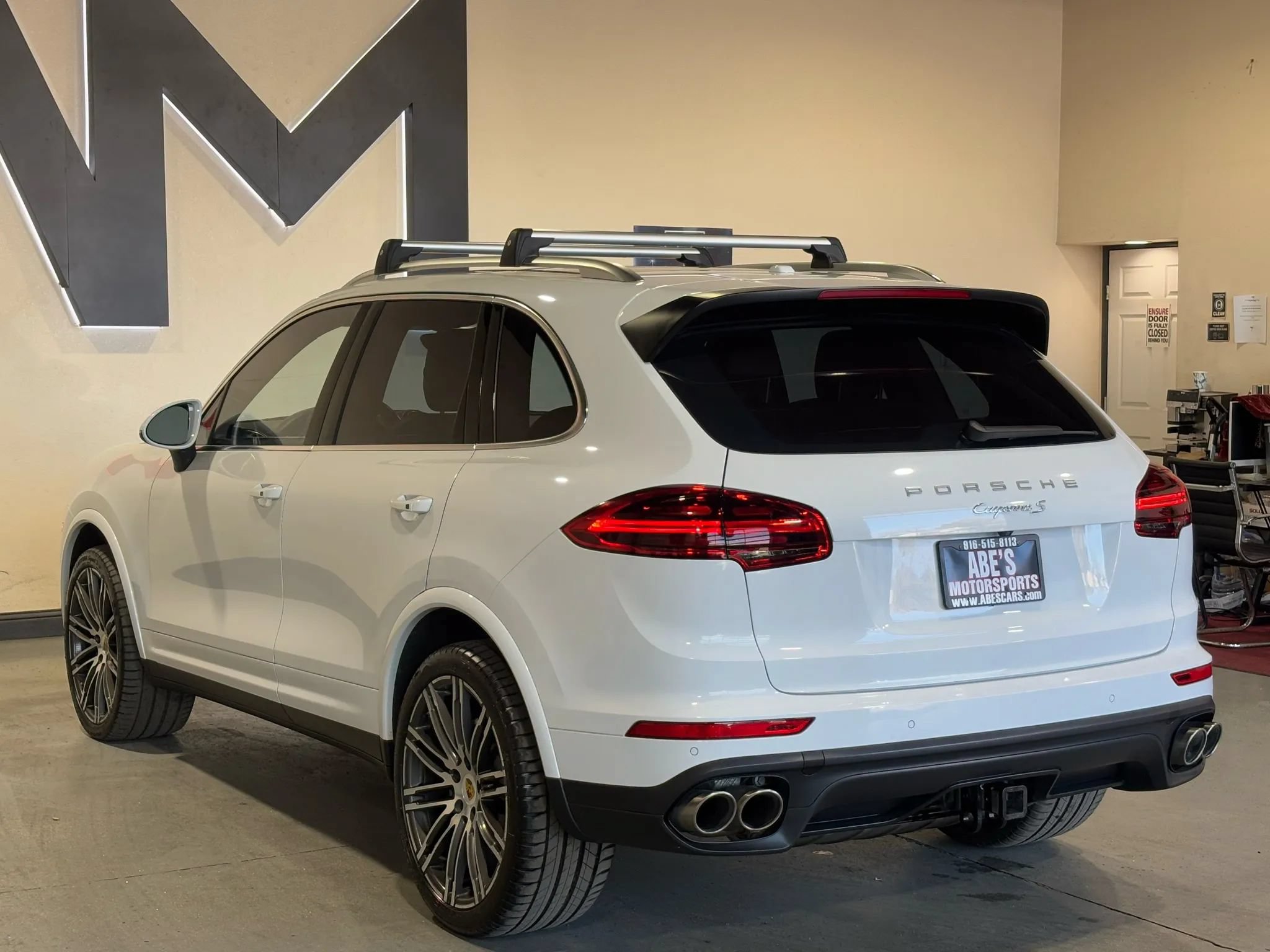 Used 2017 Porsche Cayenne S AWD/4WD image 7