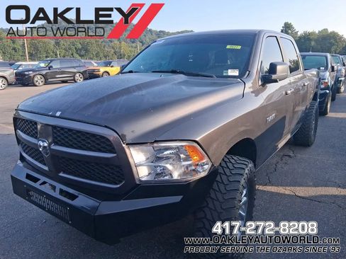 Used 2021 RAM 1500 Classic SLT AWD/4WD image 1