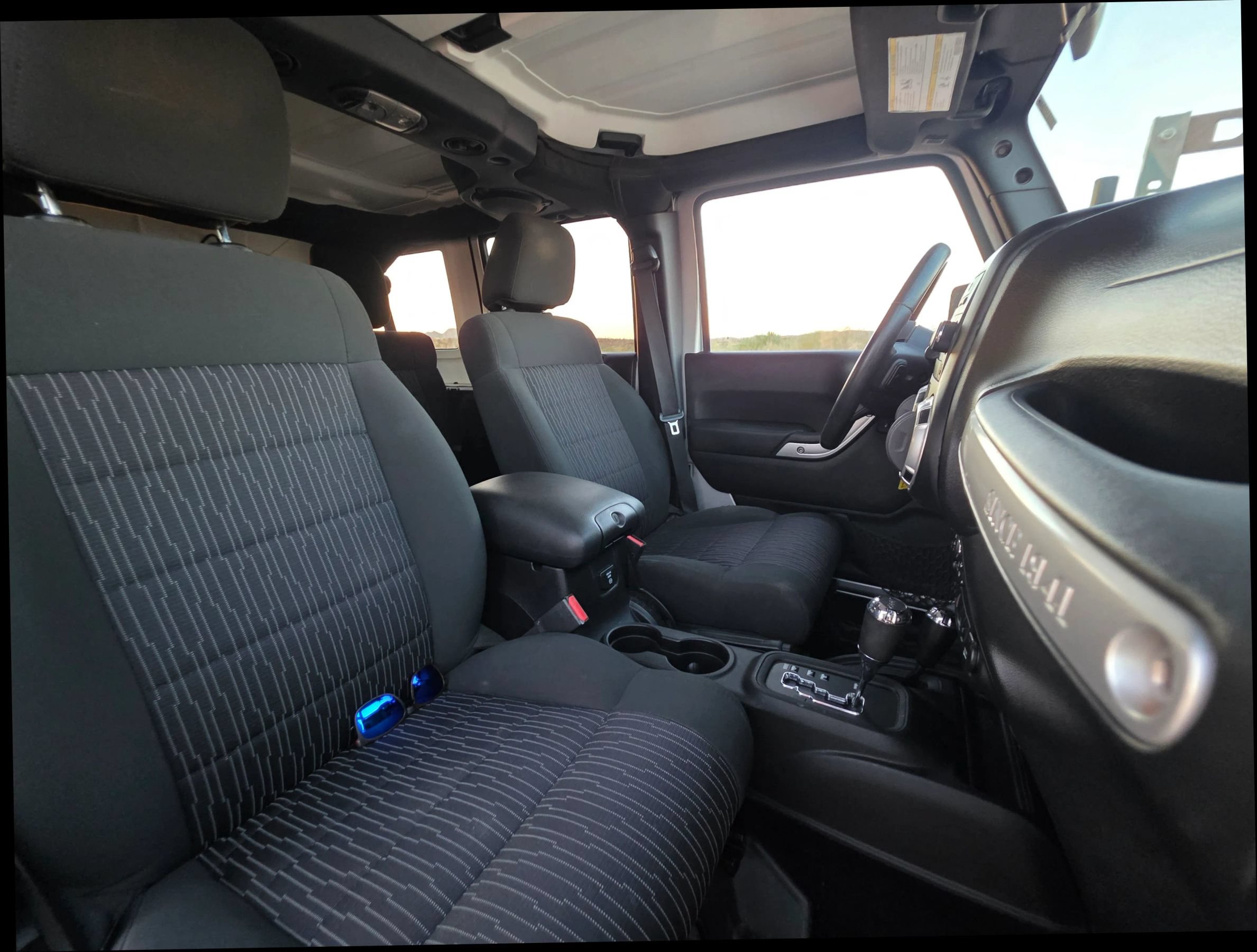 Used 2012 Jeep Wrangler Unlimited Rubicon w/ Dual Top Group AWD/4WD image 16