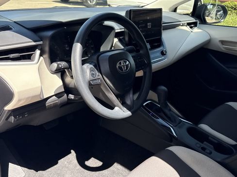 Used 2025 Toyota Corolla LE image 11