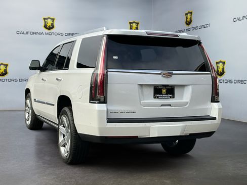 Used 2017 Cadillac Escalade Premium Luxury image 7