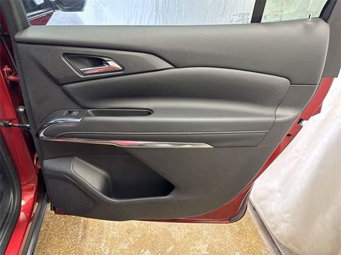 Used 2024 Chevrolet Traverse LT w/ Trailering Package image 28