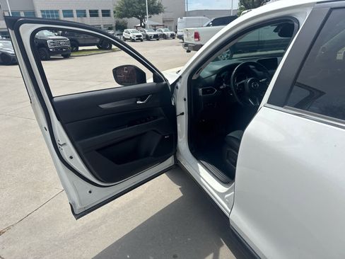 Used 2019 MAZDA CX-5 Touring image 5