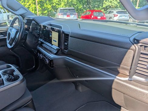 Used 2022 Chevrolet Silverado 1500 LT AWD/4WD image 29