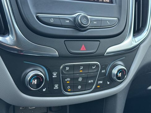 Certified 2021 Chevrolet Equinox LT w/ Driver Convenience Package image 22