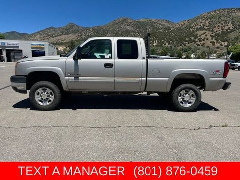 Used 2006 Chevrolet Silverado 2500 LT w/ Heavy-Duty Power Package AWD/4WD image 6