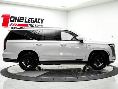 Used 2025 Cadillac Escalade Sport Platinum AWD/4WD image 5