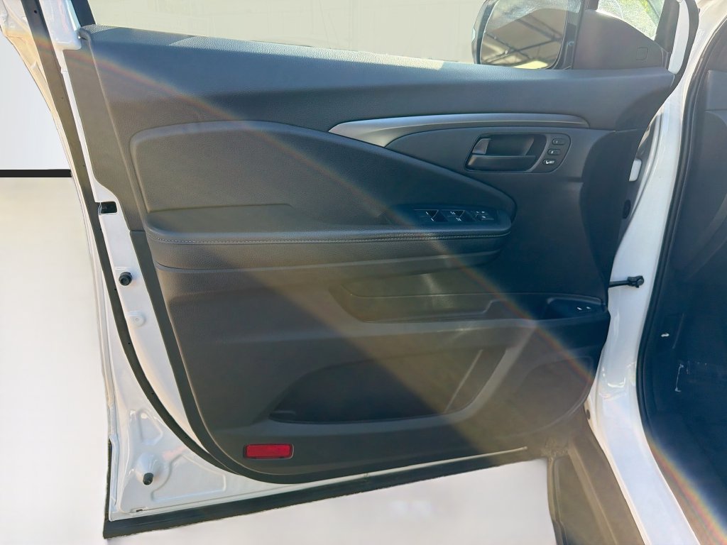 Used 2023 Honda Passport EX-L image 19