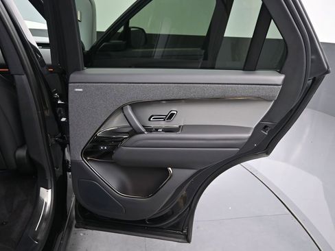 Used 2024 Land Rover Range Rover Sport Dynamic SE AWD/4WD image 12