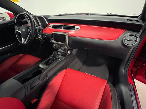 Used 2015 Chevrolet Camaro SS w/ Commemorative Special Edition RWD image 62
