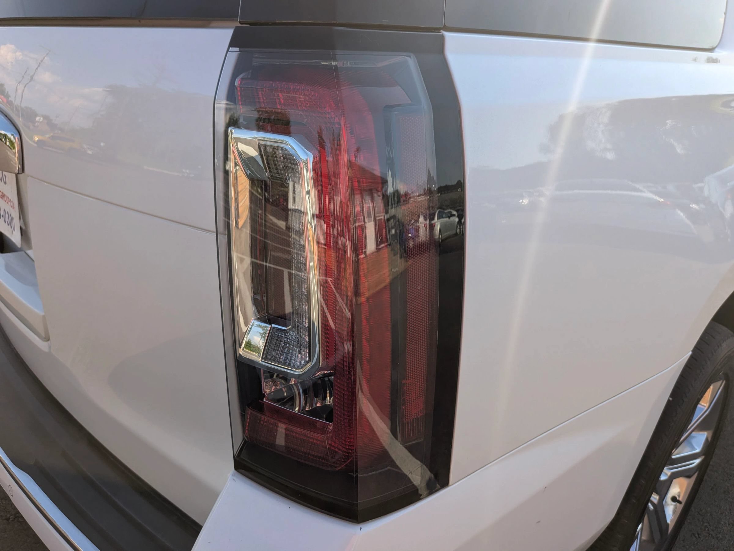 Used 2016 GMC Yukon Denali w/ Open Road Package AWD/4WD image 18