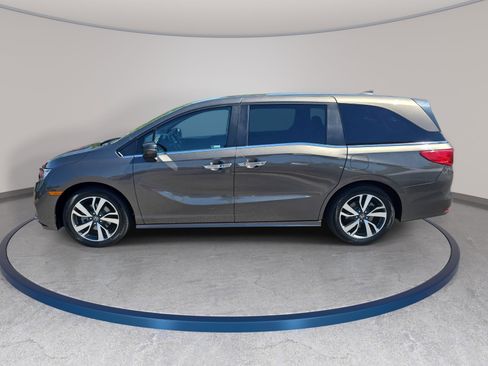 Used 2023 Honda Odyssey Touring image 8