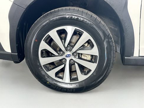 Used 2023 Subaru Outback Premium AWD/4WD image 11