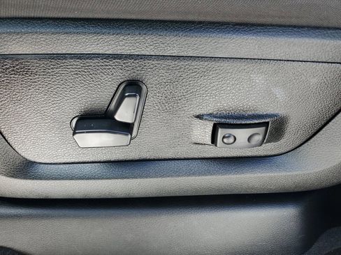 Used 2024 RAM 2500 Big Horn w/ Bed Utility Group image 26