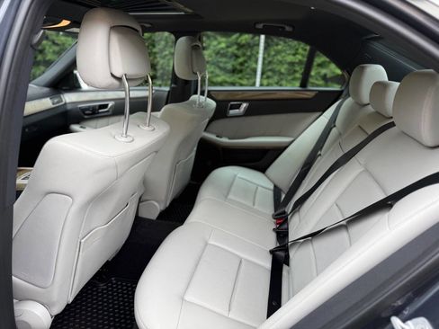 Used 2011 Mercedes-Benz E 350 4MATIC Sedan image 28