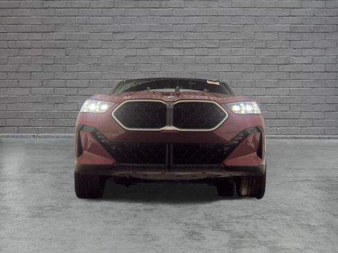 Used 2026 BMW X2 xDrive28i AWD/4WD image 3