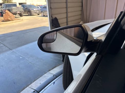 Used 2019 Hyundai Veloster 2.0 image 16