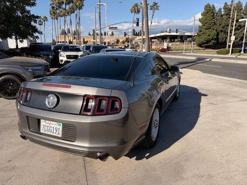Used 2014 Ford Mustang Coupe RWD image 5