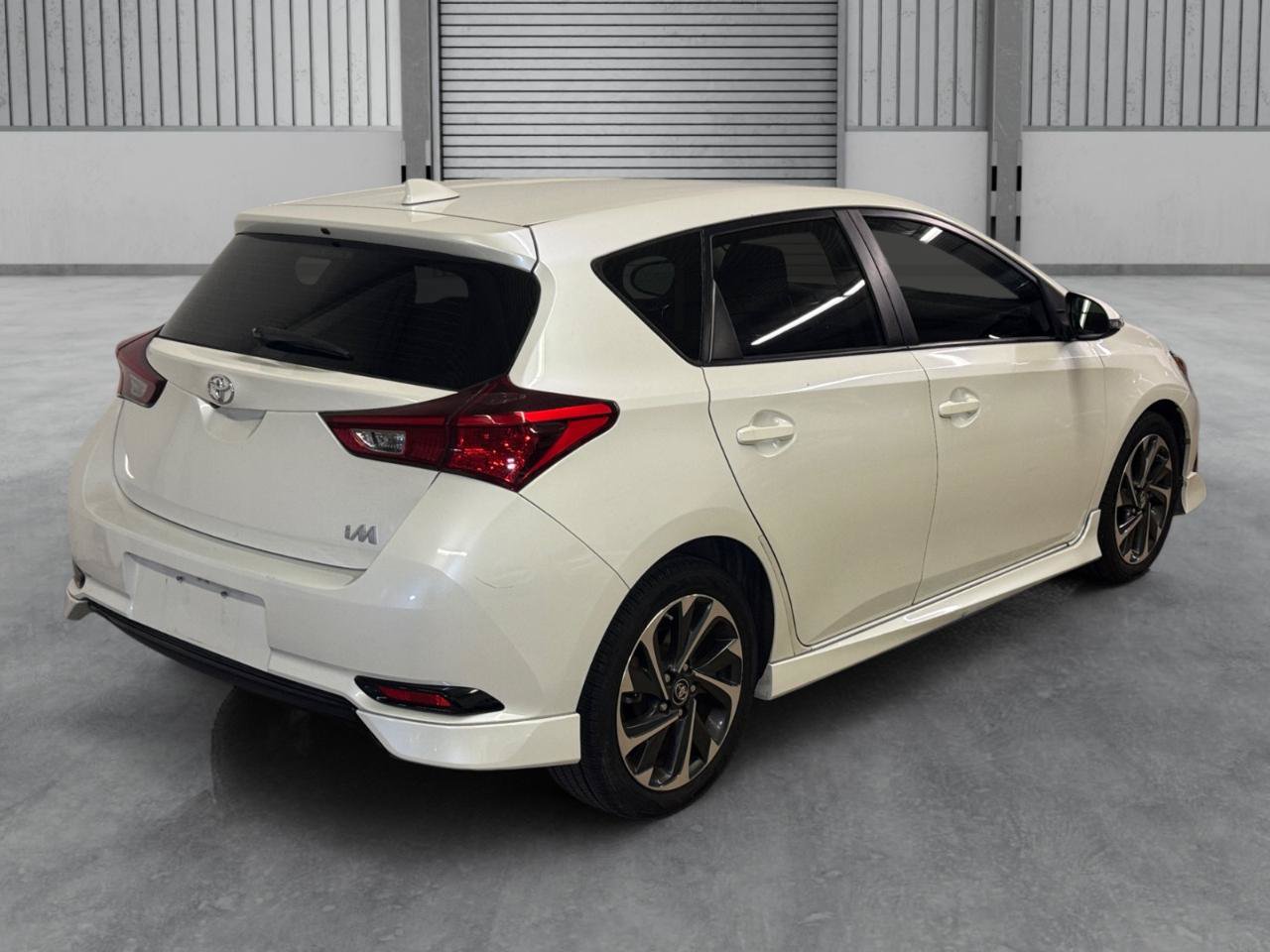 Used 2017 Toyota Corolla iM FWD image 33