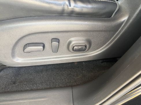 Used 2015 Nissan Pathfinder Platinum FWD image 11
