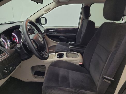 Used 2015 Dodge Grand Caravan SXT FWD image 17