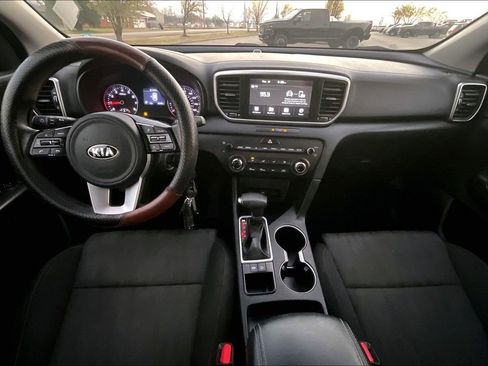 Used 2021 Kia Sportage LX image 14