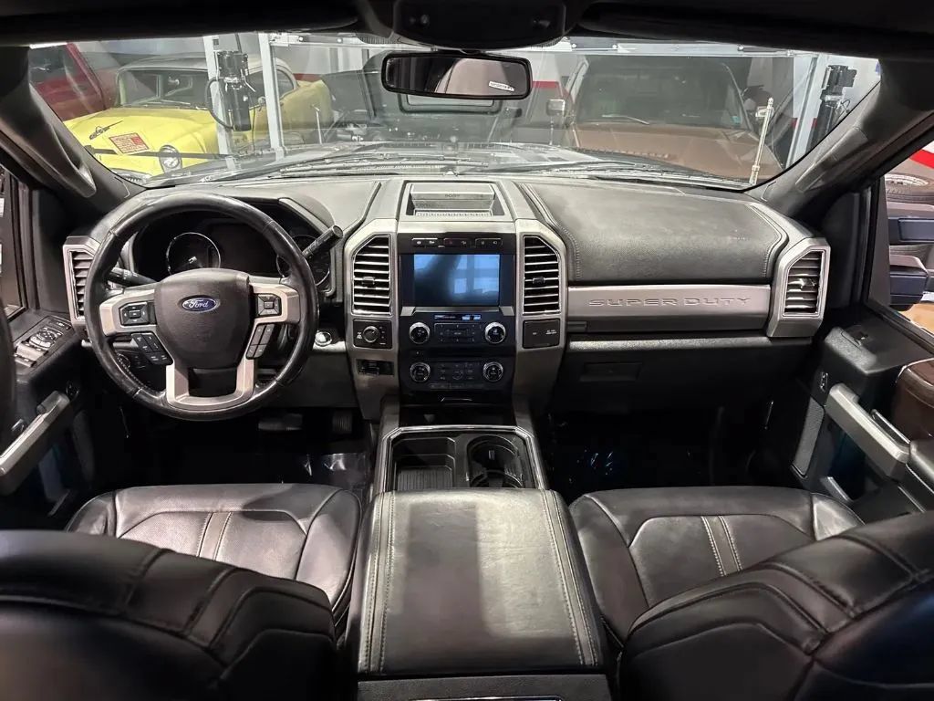 Used 2017 Ford F250 Platinum w/ Platinum Ultimate Package AWD/4WD image 34